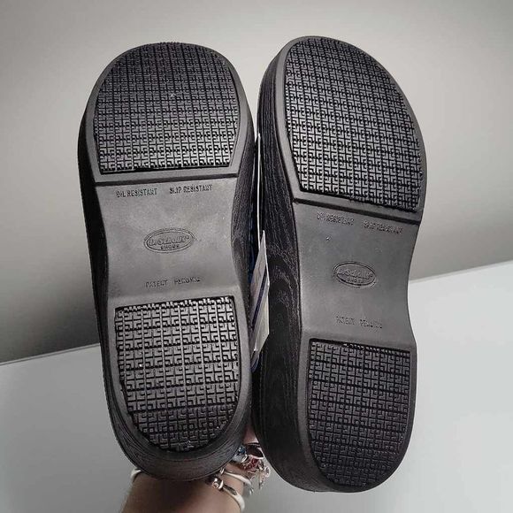 Dr. Scholl's NWT Women's Black Leather Dynamo Slip Resistant Safety Clogs Size 9 - Picture 6 of 8